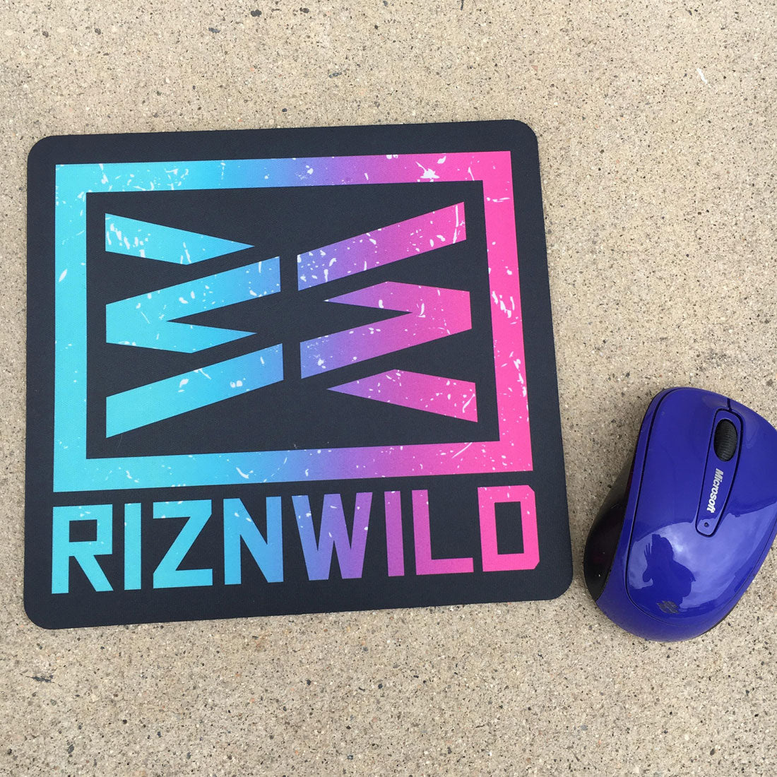 RIZNWILD | what a cool mouse pad looks like